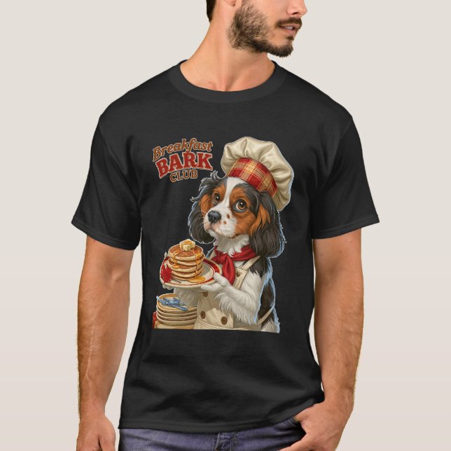 Camiseta Clube de Café da Manhã Bark Chef Cachorro Panqueca (Frente)