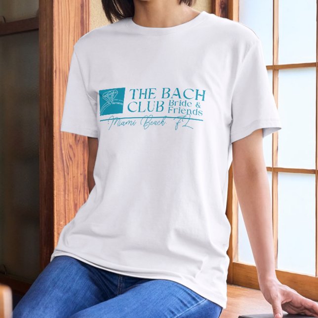 Camiseta Clube de Despedida de Solteira Azul Moderno (Bach Club shirt with modern blue font – perfect for bachelorette or bridal celebrations!)
