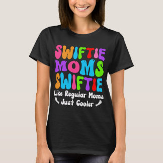 Camiseta Clube De Mães Swiftie Como A Mãe Normal Apenas Mai