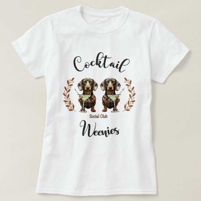Camiseta Cocktail Weenie Social Club: Dachshances & Martini (Frente do Design)
