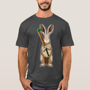 Camiseta Coelhinho no Hockey com palito de hóquei