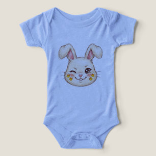 Camiseta Coelhinho Travesso Piscando Olhar Dor de Rosto de