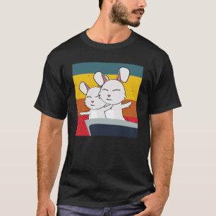 Camiseta Coelho bonito no amor pose