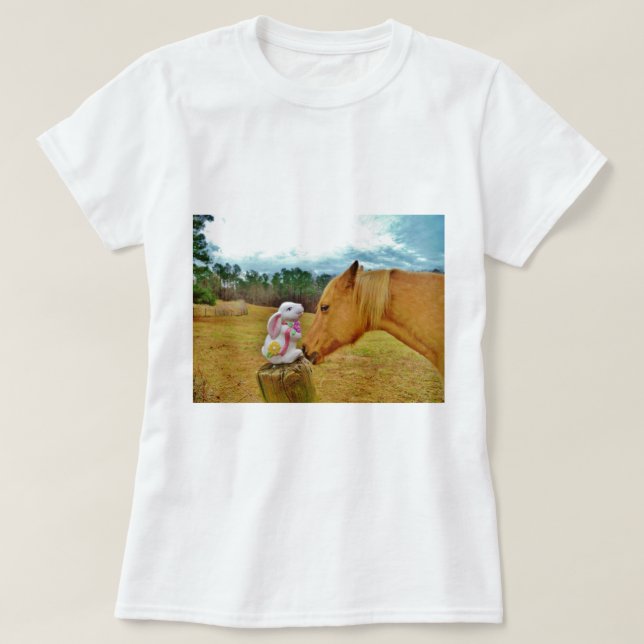 Camiseta Coelho branco e cavalo amarelo (Frente do Design)