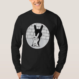 Camiseta Coelho Chifres do Diabo em Shadow Play - Preto e B