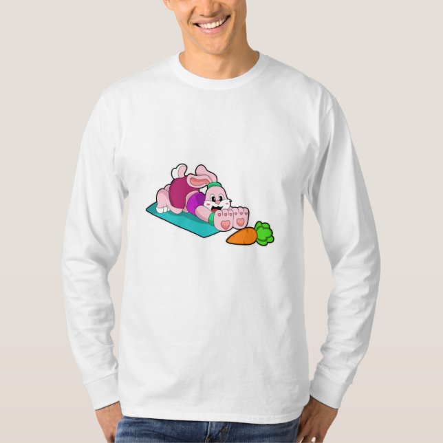 Camiseta Coelho com Cenoura em Yoga no tapete Yoga (Frente)