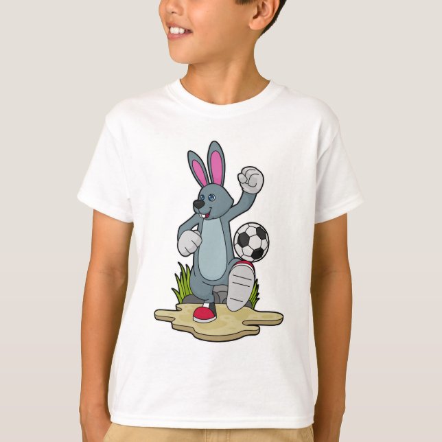 Camiseta Coelho como jogador de futebol com futebol (Frente)