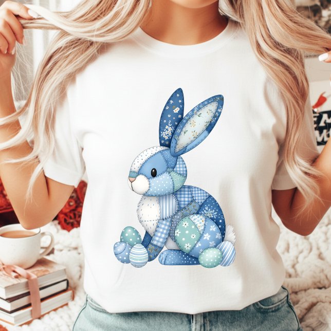 Camiseta Coelho de Páscoa em Patchwork Azul com Gingham Flo (Criador carregado)