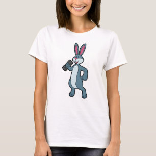 Camiseta Coelho em Fortalecimento com Dumbbell