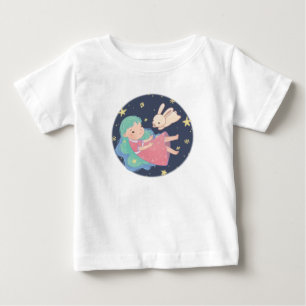 Camiseta Coelho Noturno Estrelado e Ilustração de Menina