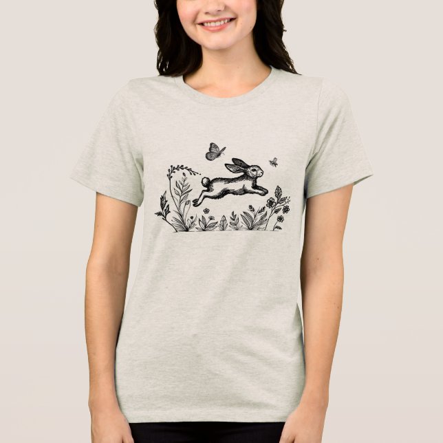 Camiseta Coelho Saltitante de Primavera Flores e Borboleta  (Frente)