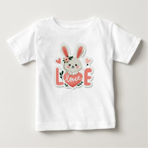 Camiseta Coelho Segurando Coração