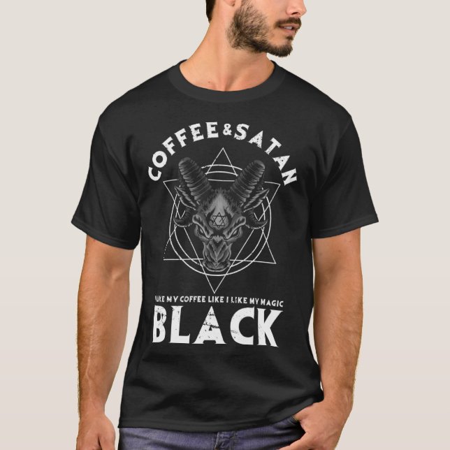 Camiseta Coffee And Satan Occult Gothic Goth Baphomet Aesth (Frente)