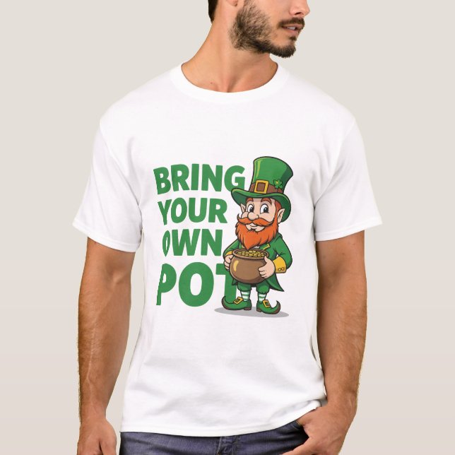 Camiseta Cofres de Leprechaun Traga Seu Próprio Pote (Frente)