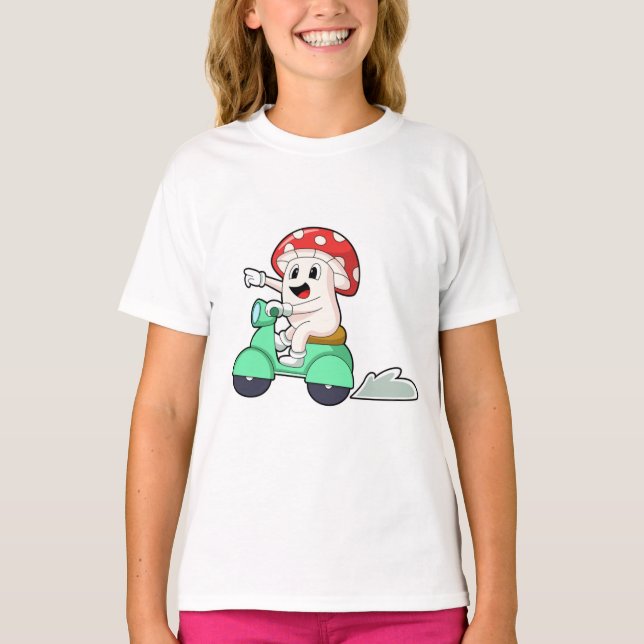 Camiseta Cogumelo como Biker com Patinete.PNG (Frente)