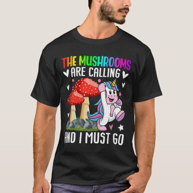 Camiseta Cogumelos Chamam Mushroom Caçando Mycologista (Frente)