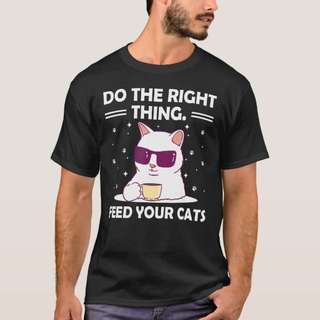 Camiseta Coisa Certa Alimente Seus Gatos Dizeres de Amante  (Frente)