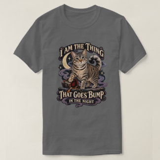 Camiseta Coisa Que Faz Barulho na Noite Gato de Halloween