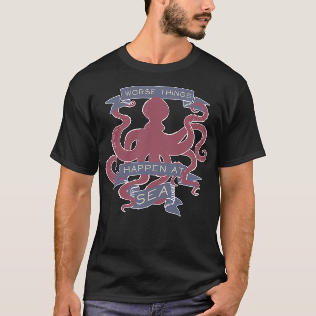 Camiseta Coisas Piores Acontecem No Mar (Frente)