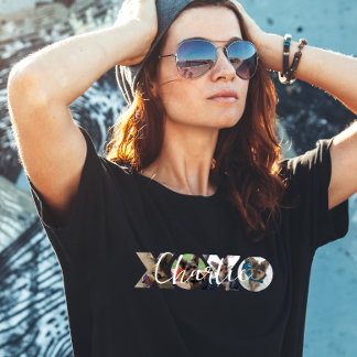 Camiseta Colagem de Fotos de Cachorro ou Gato XOXO Script M