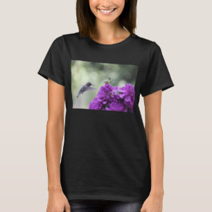 Camiseta Colibri com dálias roxas