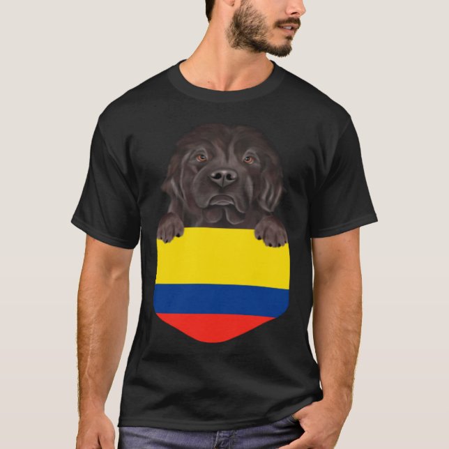 Camiseta Colombia Flag Newfoundland Dog In Pocket (Frente)
