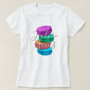 Camiseta Colorida ilustração de macarões franceses na camis
