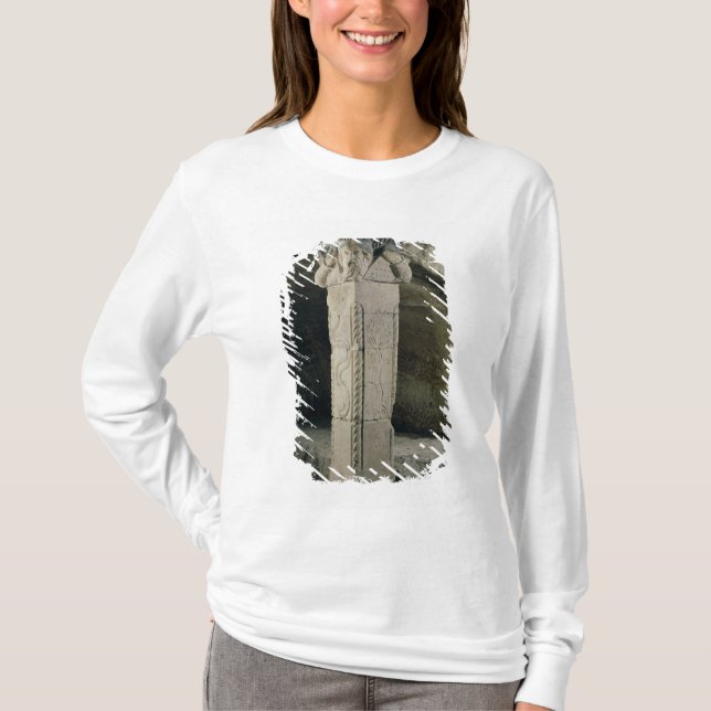 Camiseta Coluna da cripta, com a cabeça de Moses (Frente)