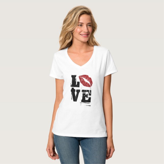 Camiseta com a Palavra Amor Lábios Vermelhos - Cut (Frente Completa)