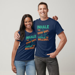 Camiseta com Citação Divertida de Yoga: Inspire Co