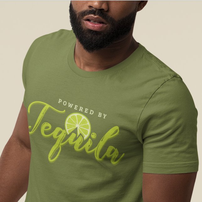 Camiseta Com energia de Tequila Lima Verde Piada de Festa E (Funny Cute Bachelor Party Powered By Tequila Mens T-Shirt)