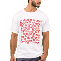 Camiseta com Estampa de Beijo de Lábios Vermelhos,