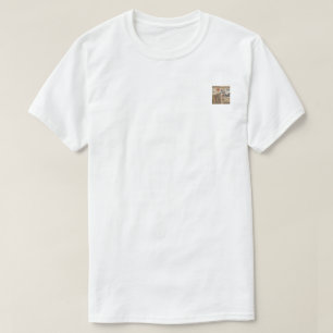 Camiseta com Estampa no Peito - Plantando Meus Olh