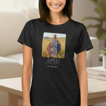 Camiseta com Foto e Letra Estabelecida pela Mamãe