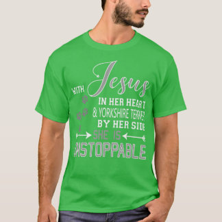 CAMISETA COM JESUS EM SEU CORAÇÃO YORKSHIRE TERRIER PELO LA