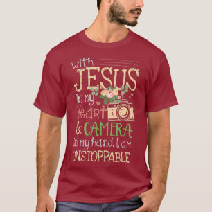Camiseta Com Jesus Em Sua Mão De Câmera Cardíaca Ela Está