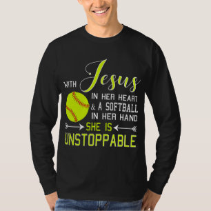 Camiseta COM JESUS NO CORAÇÃO E MÃO DE Softball Ela É U