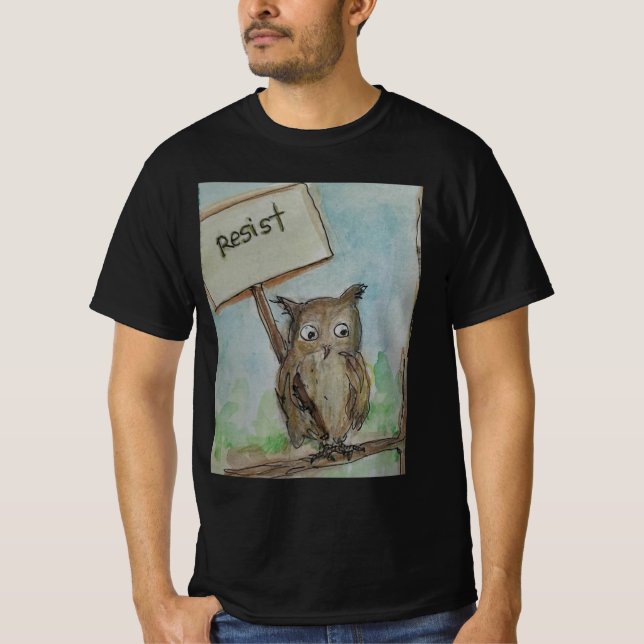 Camiseta com pintura de coruja protestando (Frente)