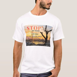 Camiseta com slogan anti-guerra