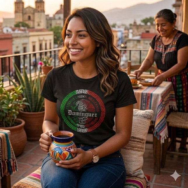 Camiseta com sobrenome Domínguez (Domínguez Last Name México emblem shirt)