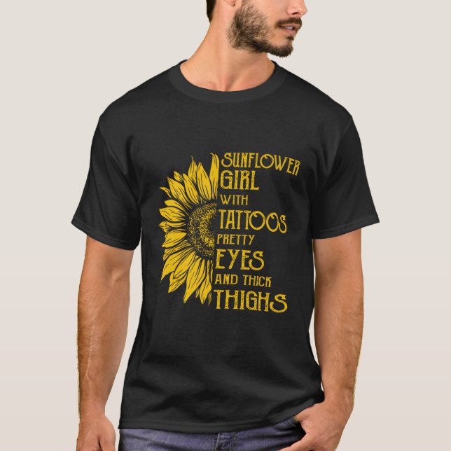 Camiseta Com Tatuagens Olhos Bonito E Coxas Espessas (Frente)