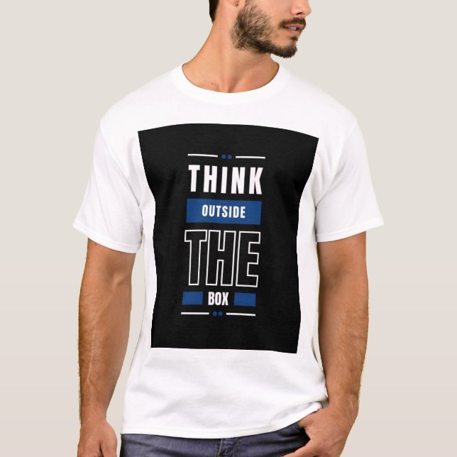CAMISETA COM TEXTO IMPRESSO PENSE FORA DA CAIXA (Frente)