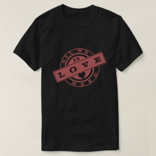 Camiseta Com Texto LOVE