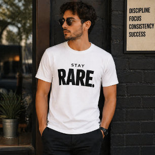 Camiseta com Tipografia Mínima Stay Rare