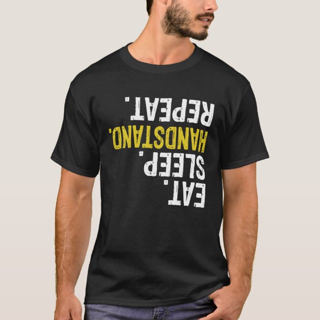 Camiseta Coma a ginástica de repetição do suporte de latênc (Frente)