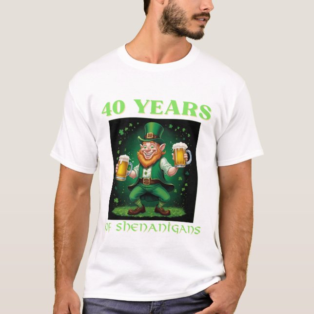 Camiseta Comemoração dos 40 anos de Saint Patrick é Fabulos (Frente)