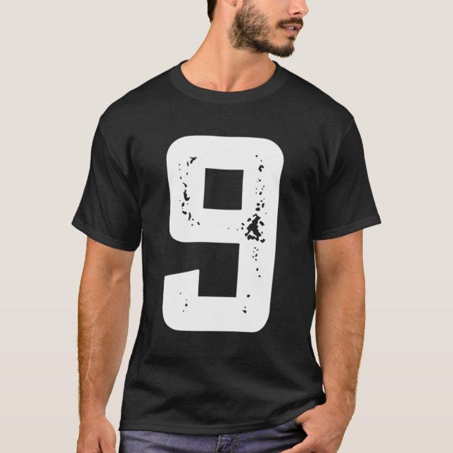 Camiseta Comemorar 9 fontes felizes de diversão B-Day (Frente)