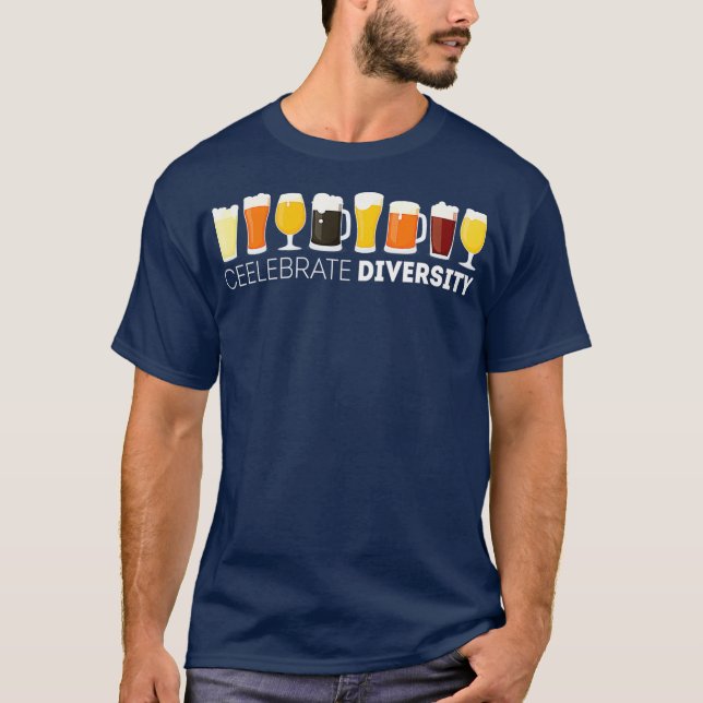 Camiseta Comemorar o Álcool de Bebendo de Cerveja do Artesa (Frente)