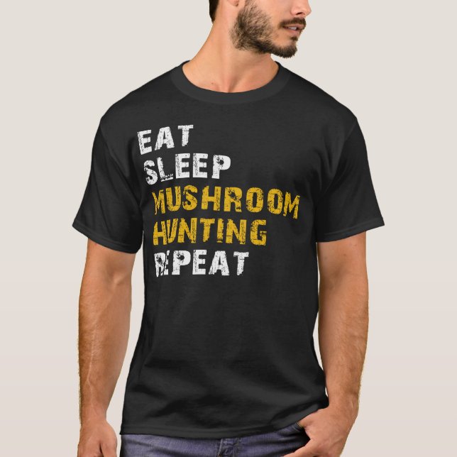 Camiseta comer cogumelos caçando (Frente)