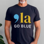 Camiseta Comma La Kamala Harris Go Blue Men<br><div class="desc">Vírgula-La Kamala Harris 2024,  T-Shirt Presidencial Norte-Americana. Design de tipografia simples e na moda em azul-céu,  amarelo-milho e branco numa camisa azul marinho.</div>